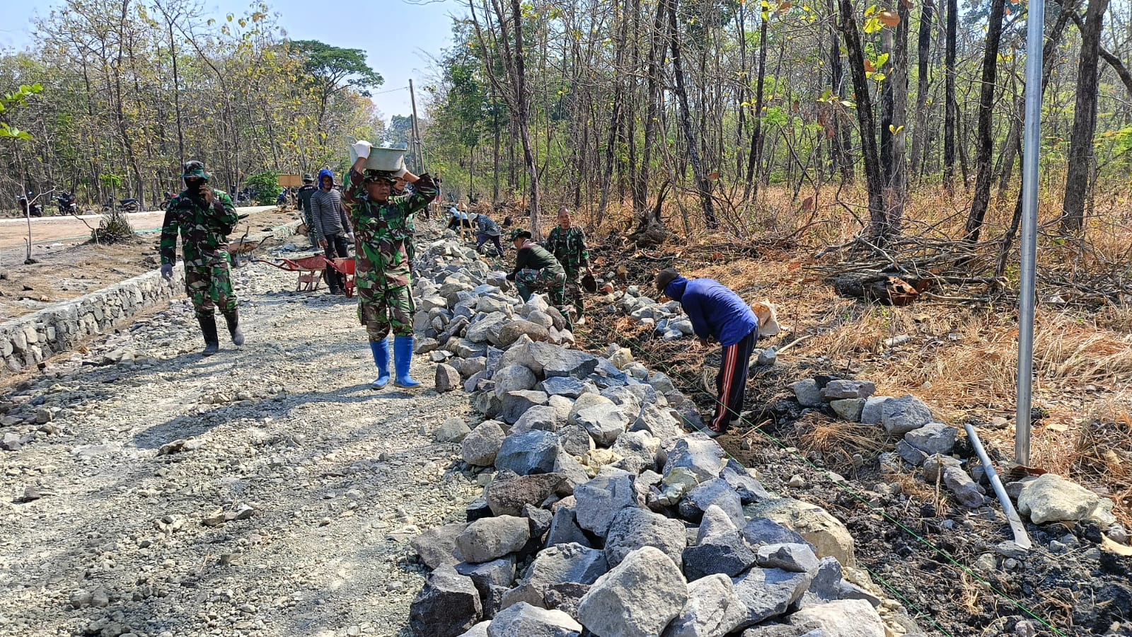 Talud dan Jalan Beton TMMD Diharapkan Saling Mendukung Infrastruktur Desa