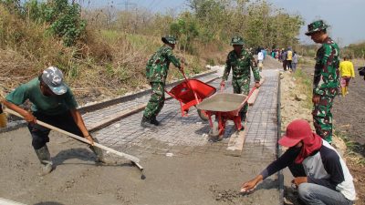 Betonisasi Jalan Sasaran Utama TMMD Reguler Ke-130 Kodim 0723/Klaten Betonisasi Jalan Sasaran Utama TMMD Reguler Ke-130 Kodim 0723/Klaten