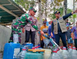 Dandim Klaten Bersama Bupati dan Kapolresta Salurkan 10.000 Liter Air Bersih ke Warga Kemalang