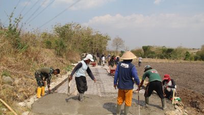 Pembangunan Jalan Beton Diharapkan Permudah Mobilitas Masyarakat Trucuk