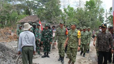 Tim Wasev Mabesad Tinjau Pelaksanaan TMMD Reguler ke-130 Kodim Klaten di Desa Trucuk