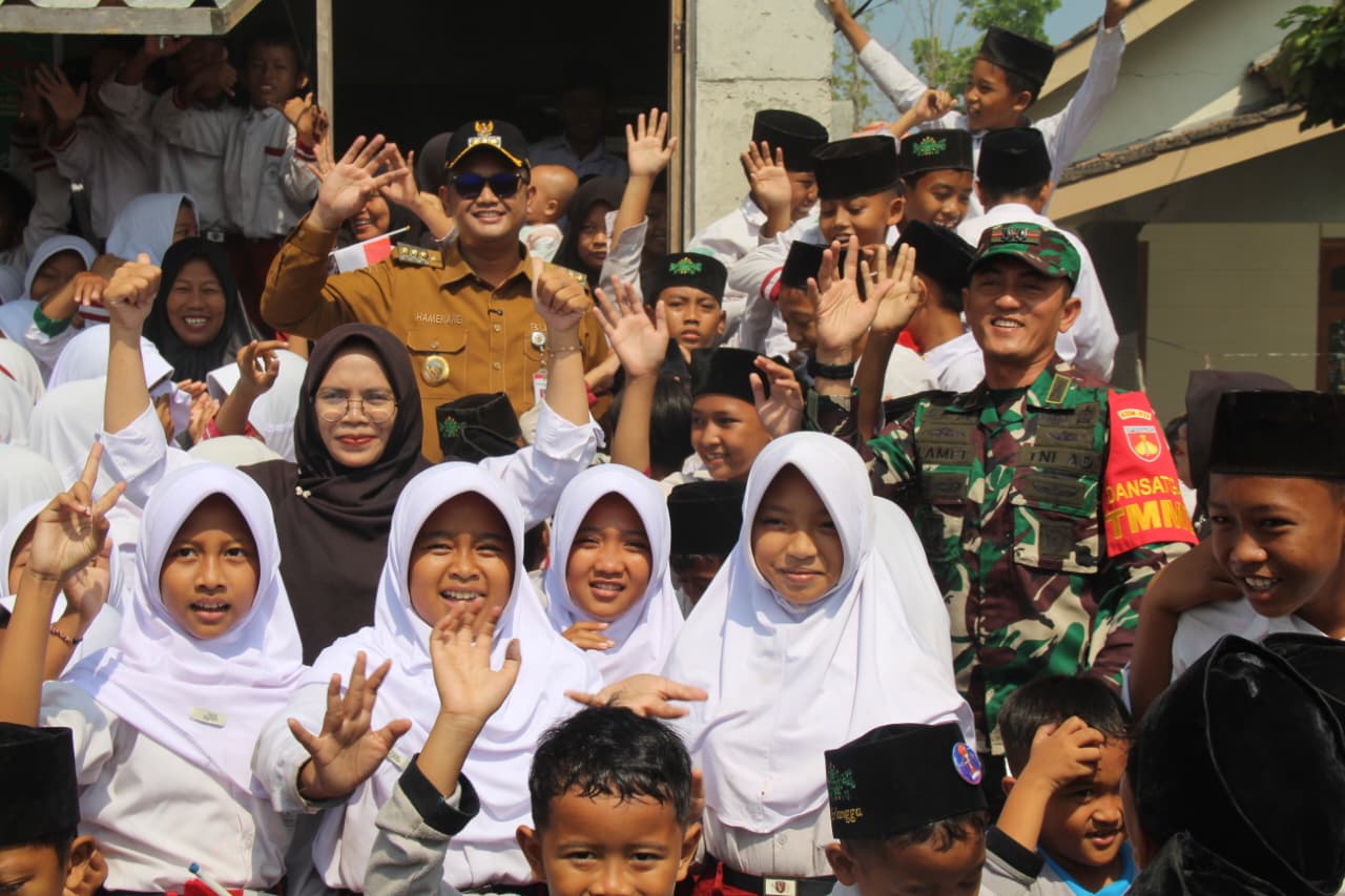 Kepala Desa dan Warga Dukung Program Pembangunan Melalui TMMD Reguler ke-130